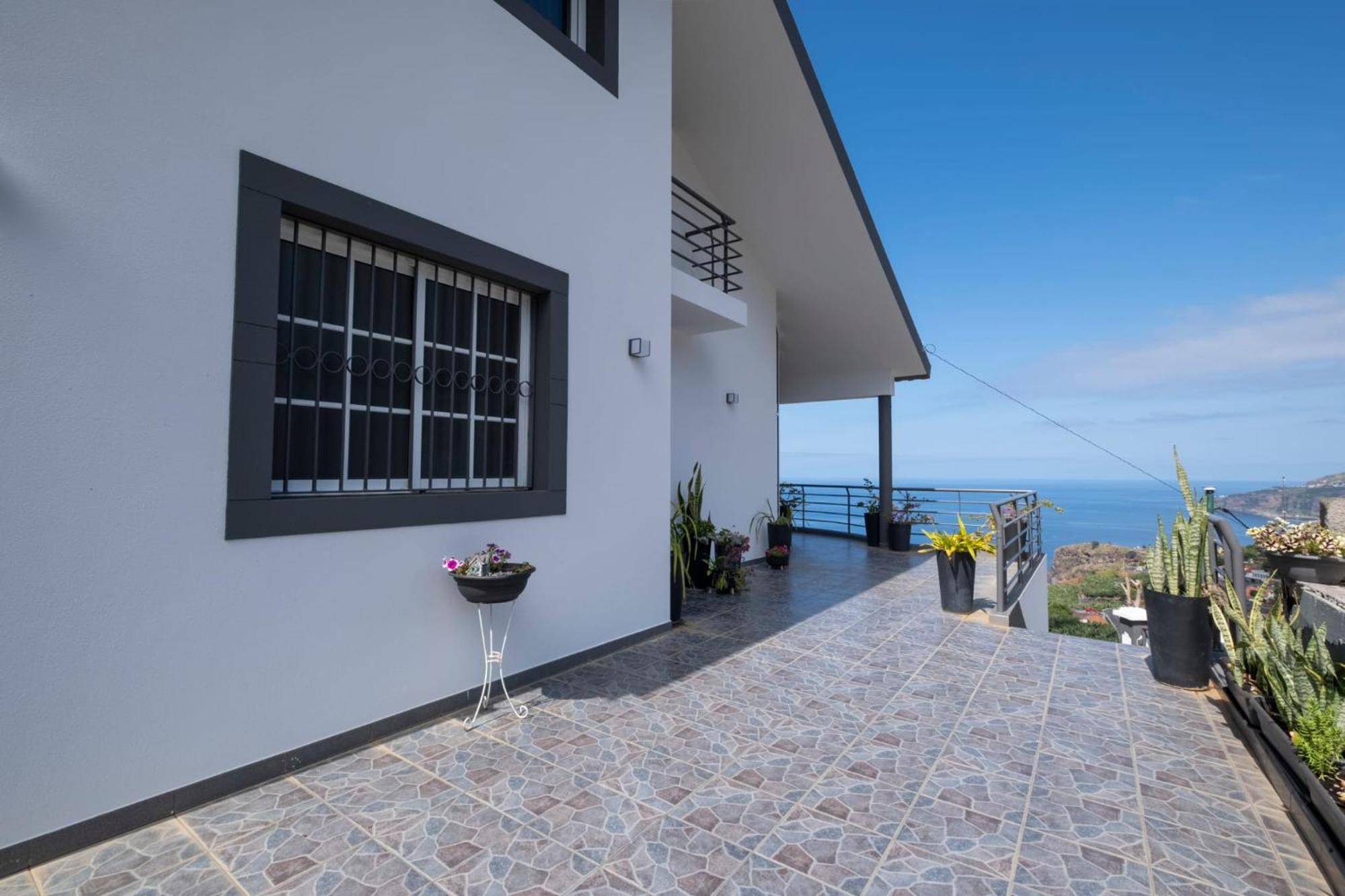 Casa Almada Holiday home *